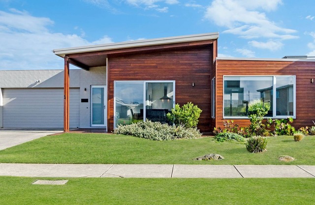 A large family home situated just down the road from Port Fairy's family friendly Pea Soup Beach