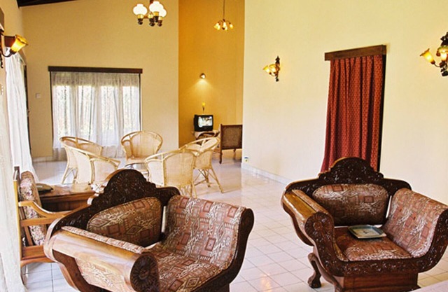 Una habitación grande en "Charles Homestay" -Moratuwa, COLOMBO