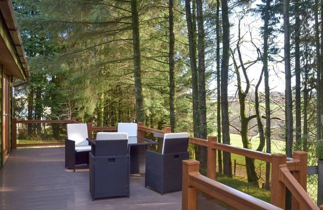 Un Lodge ubicado en una zona tranquila con vistas al campo