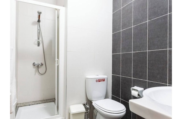 A Lovely 2 Bedroom flat 3
