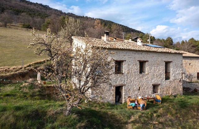 A lovely quiet basic Farmhouse in the Alpes Hautes Provence.
