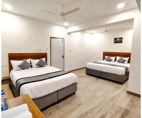 A LUXUARY HOTEL THE B-K-R PREMIUM GRAND Near Shirdi Sai Baba Temple - ISKCON Temple - Free Parking #Lift Facilities # Spacious and Fully Air Conditioned Rooms with With Attached Balcony -Best Hotel