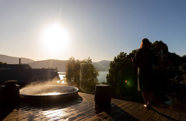 A luxurious Hamptons estate with stunning Cygnet Bay views.