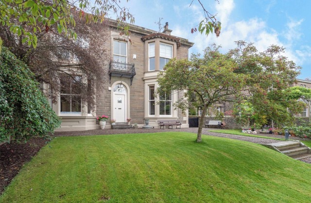 A luxurious Victorian mansion garden apartment