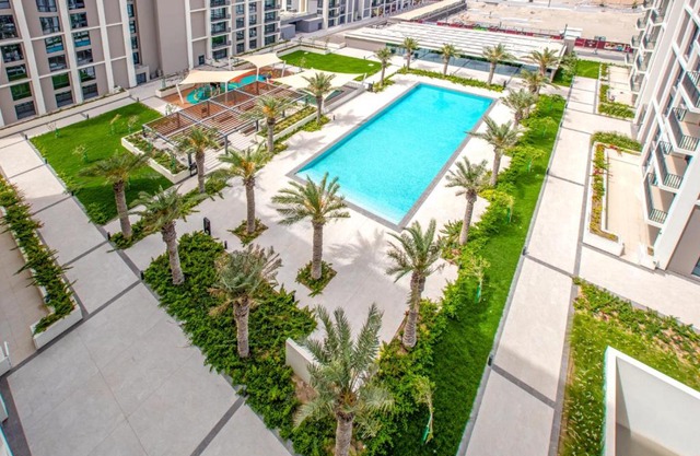 A Luxury Aprt 2 bedrooms Balcony with wonderful view Mall access hi speed WIFI Beach access & much more for Family Only