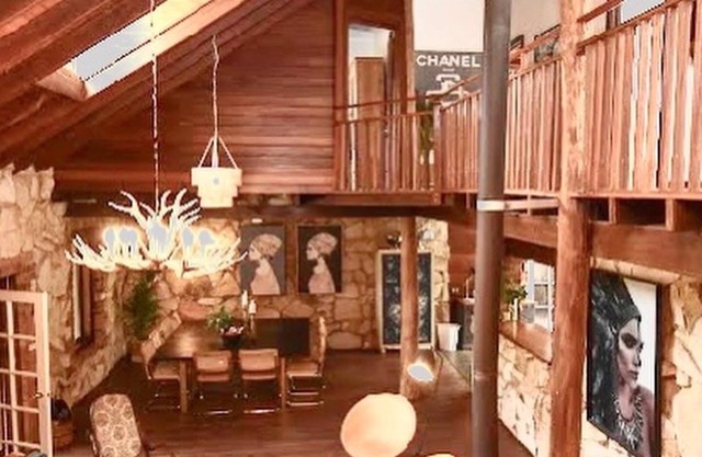 A Luxury Homestead in Beautiful Bridgetown right on the River that’s sleeps 14