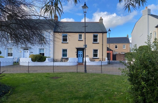 3 bedroom accommodation in Shaldon