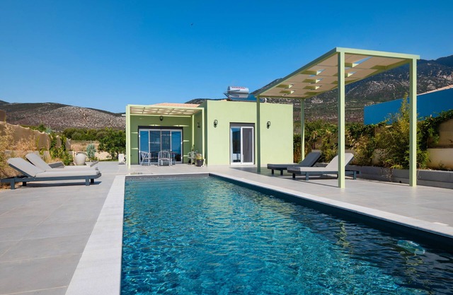 A modern escape in Trapezaki with stunning sea views