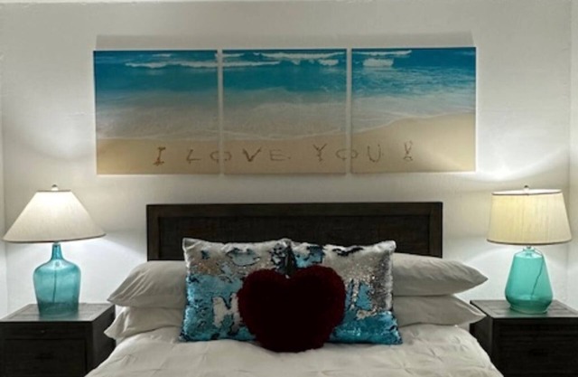 [A]MOUR AMOUR AMOUR The Heart of Hospitality