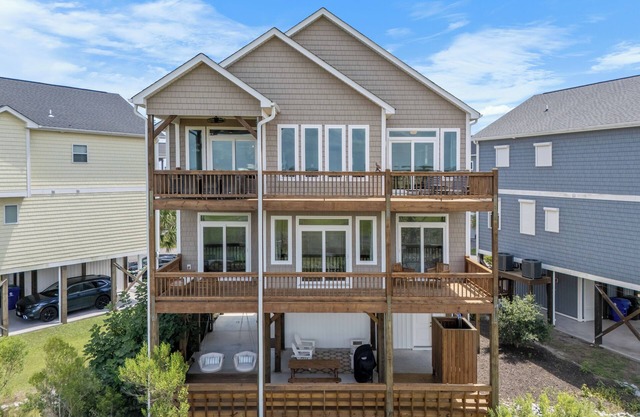 A Nauti Sunset 4 BD 3.5 BA Amazing Intracoastal Waterway Views & Elevator