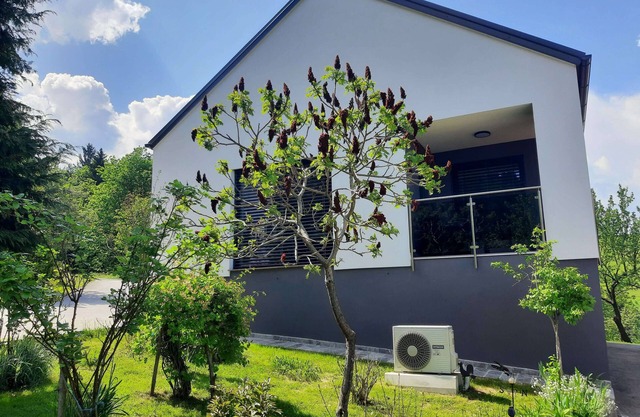A new & modernly furnished house with a sauna that creates a feeling of comfort