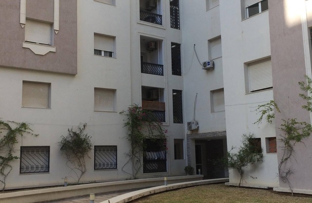 Un bonito apartamento bien equipado.