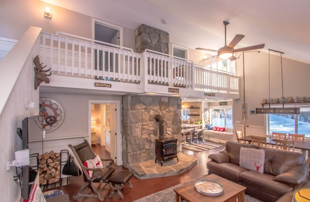 Una muesca arriba: cerca de Storyland - Ski Vacation Home en la base de Attitash
