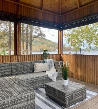 A Peaceful Waterfront Escape - La Perle du Lac