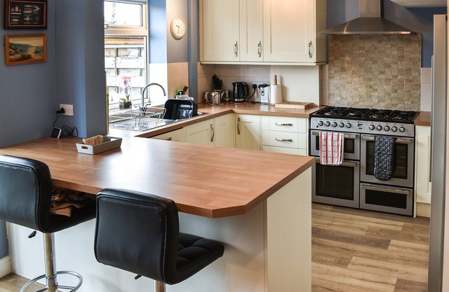 3 bedroom accommodation in Clifton Without, near York