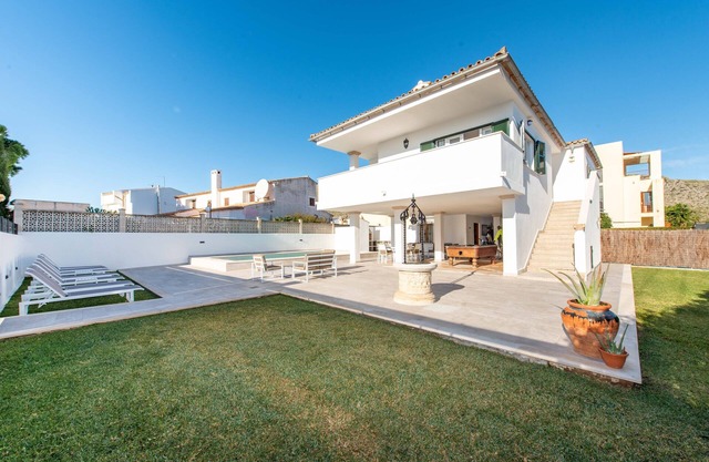 A perfect location villa for holidays with A/C and private pool