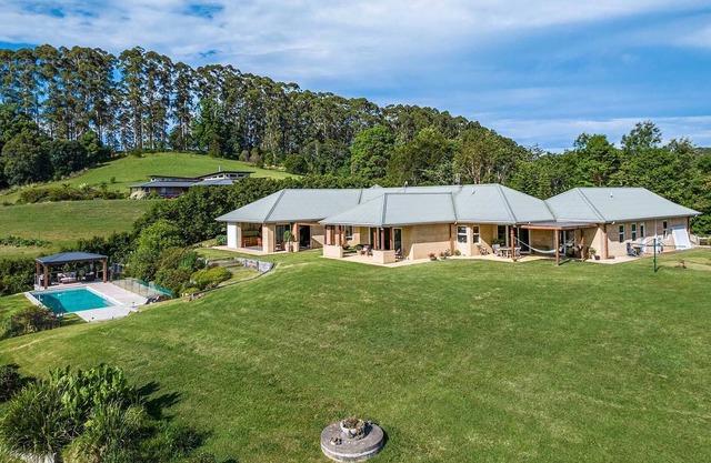 A PERFECT STAY - Byron Vale