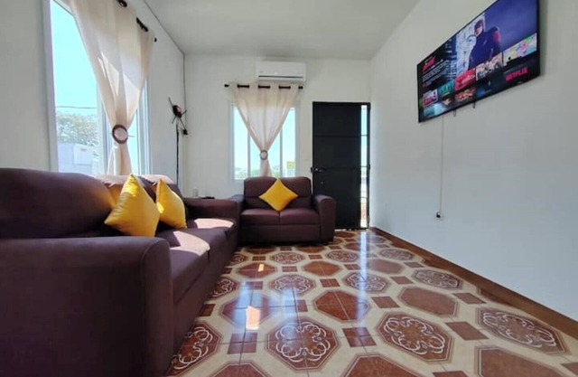 A pocos pasos de la piscina esta "Casa Ilusion," tu casa.