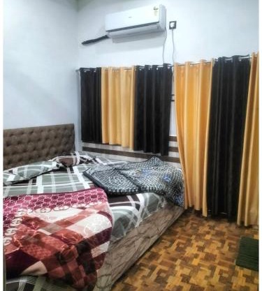 A PREMIUM HOTEL SHREE GOPAL # NIKETAN Near Sri Krishna Janmabhoomi-Mathura Railway Station - Parking Facilities - Fully Air Conditioning Hotel - A Top Rated Luxuary Hotel