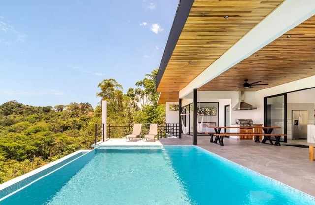 A Private Luxurious Ocean View pool home