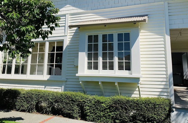 Una casa privada y tranquila ubicada en el centro de Napier's Bluff Hill