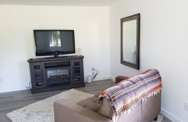 A private self contained cottage on a 2 acre farm.