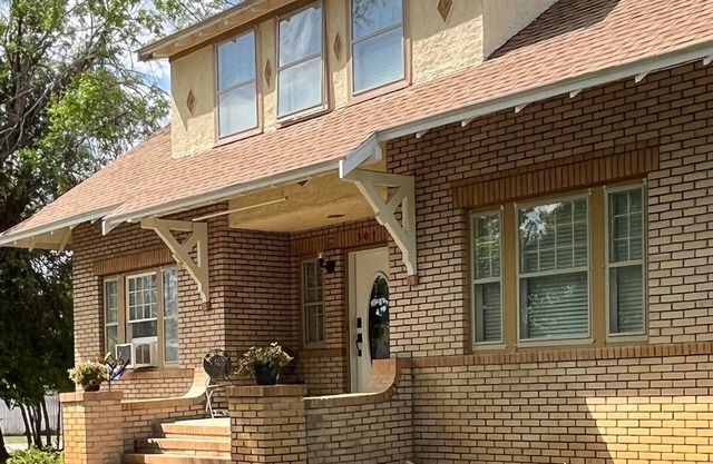 A quaint Bed & Breakfast in a historic home in Choteau, MT.