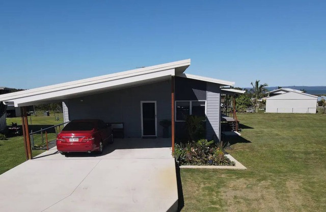 A Quiet Comfortable Vacation Home Turtle Cove.