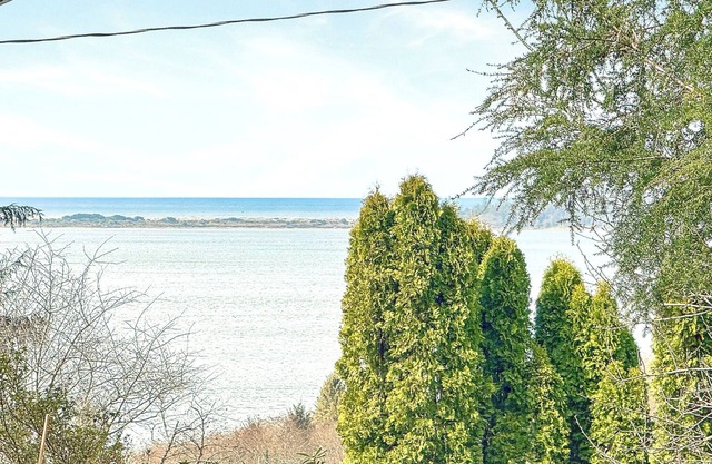 A quiet, family friendly, surf cabin, near beach.