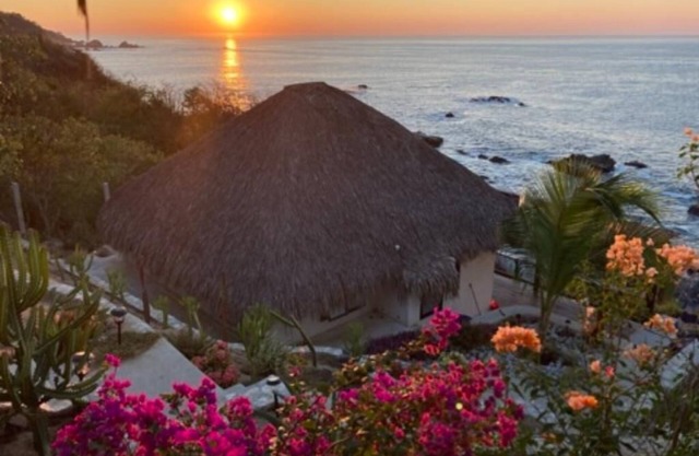 Disfruta de un lugar tranquilo con playas virgenes a solo unos pasos de ti.