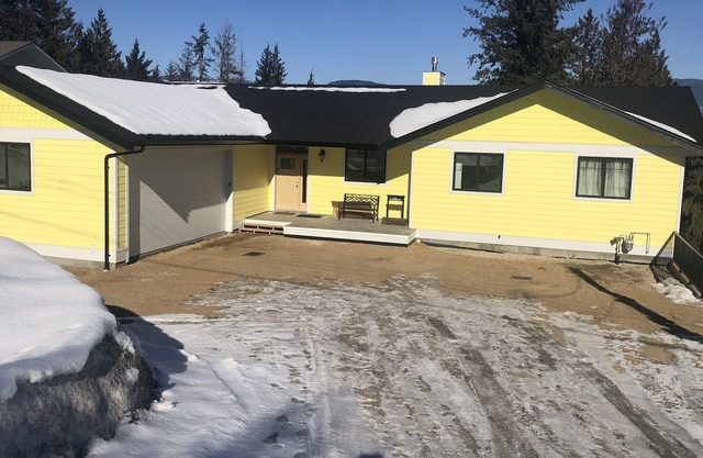 A quite, self contained space with scenic views,