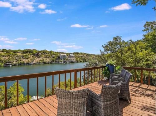 A Rare Find! - Bright & Gorgeous Lake Home in Marble Falls