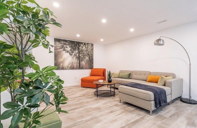A+ Remote Work Friendly w/ King Bed, Monthly Stays
