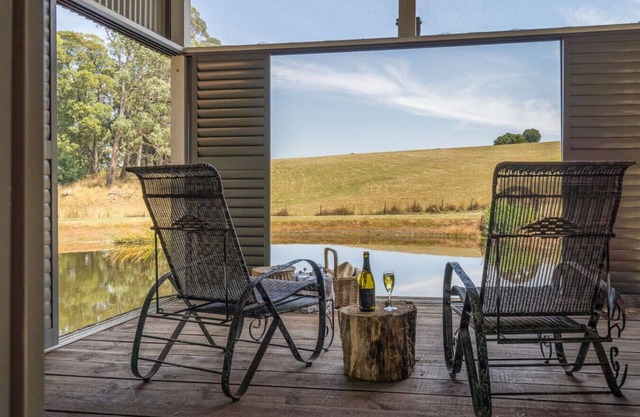 A Romantic Escape in Nature’s Embrace