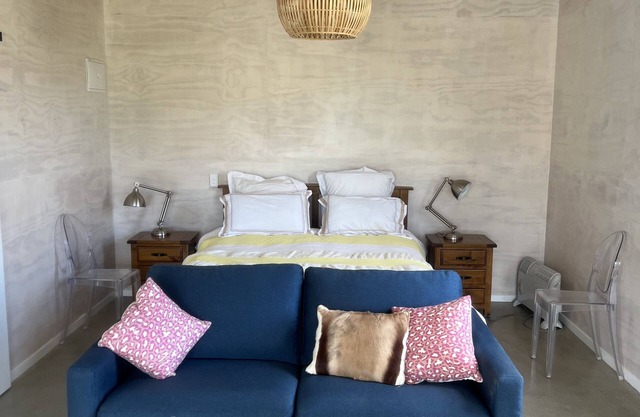 A rural experience right on the edge of the vineyards of Martinborough.