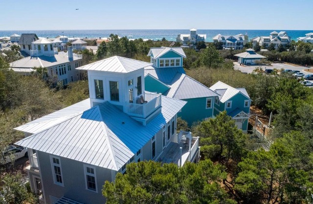 A Seaside Beauty! Book Now - Lot of Outdoor Living Space