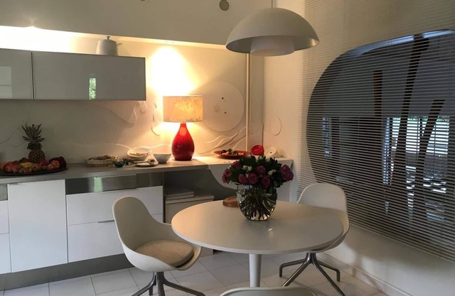 UN APARTAMENTO SIMPLE