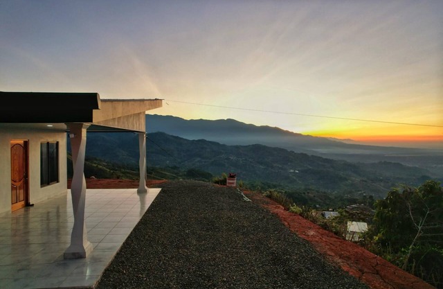 A single-family home w/ a serene view. Nonsmoking and pet-friendly environment.