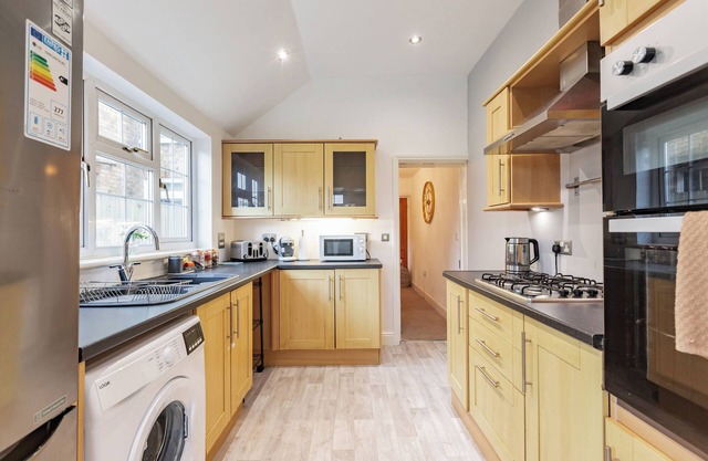 A spacious cottage-styled house with 4 bedrooms located in Sittingbourne