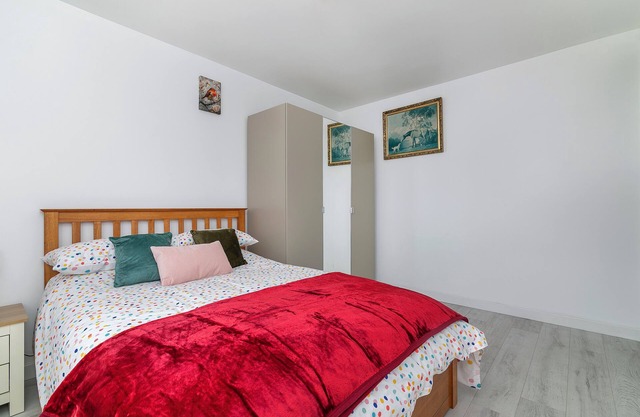 A Stunning Flat in London, Gants Hill, Ilford