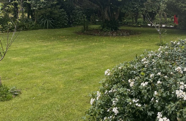 A stunning villa - 5 mins from rivers and cafes!
