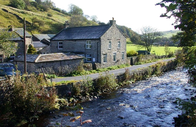 A superb holiday home within the Yorkshire Dales, w/ Wifi, wood burner & stones throw from pub.