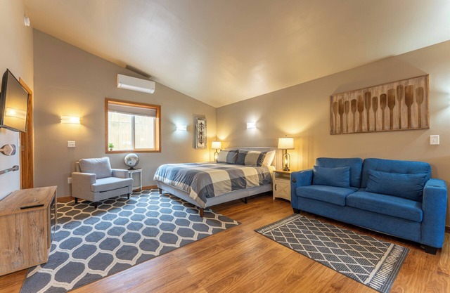 * Nuevo * Downtown Ely Studio * Estacionamiento, WiFi, King