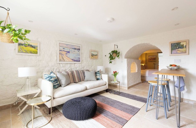 A tastefully designed studio set just a few steps away from Arundel town centre