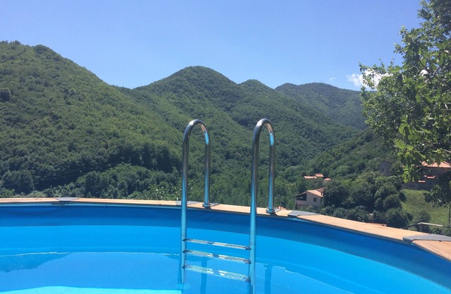 Una casa tradicional catalana con uso exclusivo de la piscina orientada al sur.