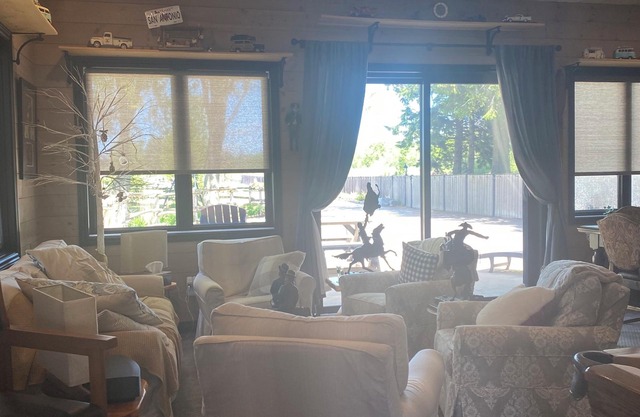 A true getaway. Pool cabana pickleball .10 acres fully manicured.