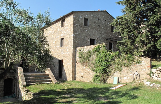 una casa de la Toscana cómodo y espacioso entre los cipreses y el mar