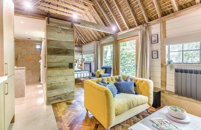A very luxurious, one bedroom apartment in a stunning setting.