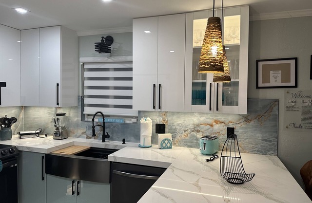 A Vibrant Family-Friendly Retreat by the Water.