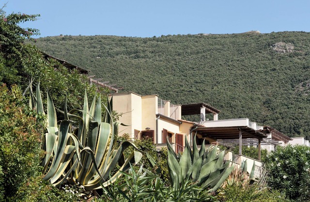 ! Una villa para dos o tres familias!